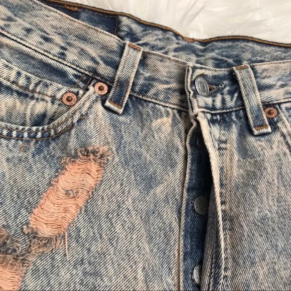 Levi’s 501 Button Fly Distress High Rise Shorts - Picture 3 of 5